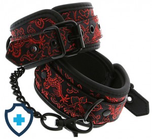 Czarne mankiety na kostki z czerwonym, chińskim haftem  