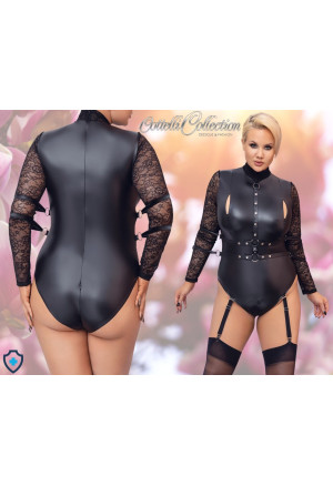 Podniecające body z uprzężami oraz suwakiem w kroku - Plus Size