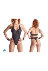 Czarne body doskonale modelujące sylwetkę
