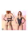 Czarne body doskonale modelujące sylwetkę