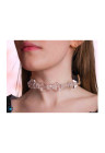 Wysublimowany choker z transparentnych, nieregularnych kamieni