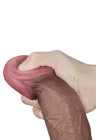 Dużych rozmiarów dildo z widoczną strukturą żył